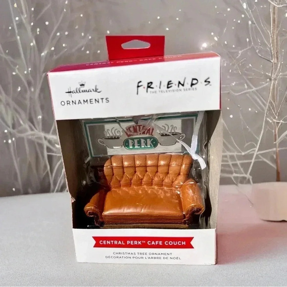 NEW Hallmark FRIENDS Central Perk Cafe Couch - FUNKO POP! Fun Christmas Ornament - Picture 4 of 9